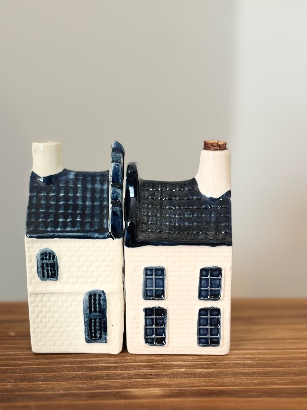 Set of KLM Delft Blue Houses - Picture 5 of 7